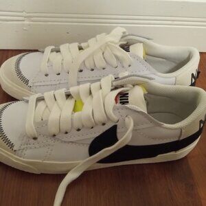 Nike Blazer low brand new